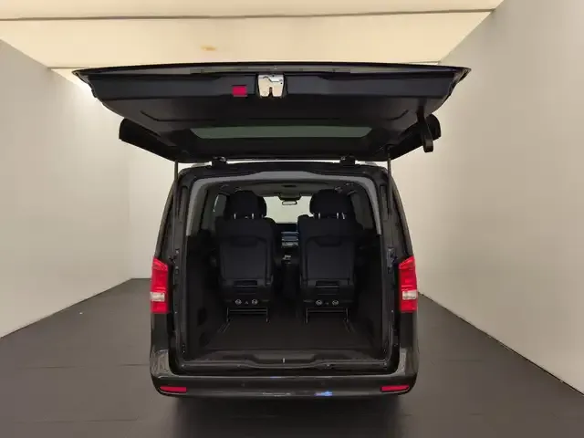 Mercedes-Benz V 220