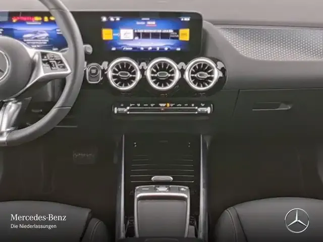 Mercedes-Benz EQA 300
