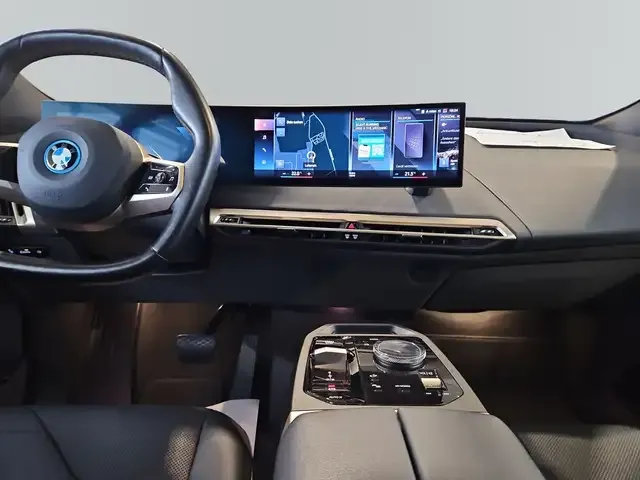 BMW iX