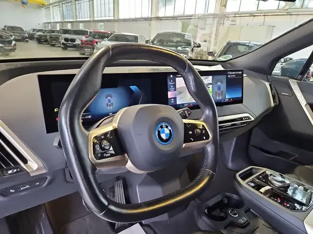 BMW iX