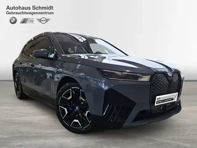 BMW iX