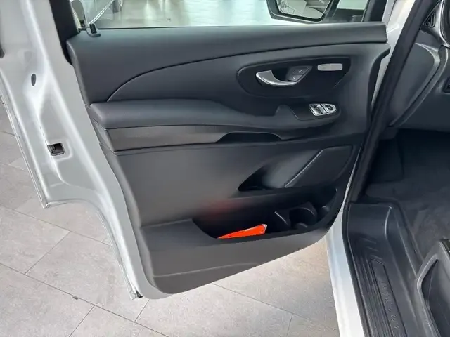Mercedes-Benz EQV 300