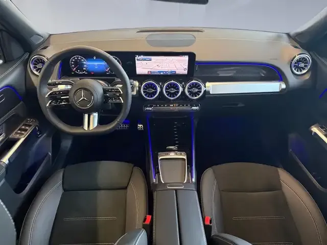 Mercedes-Benz GLB 220