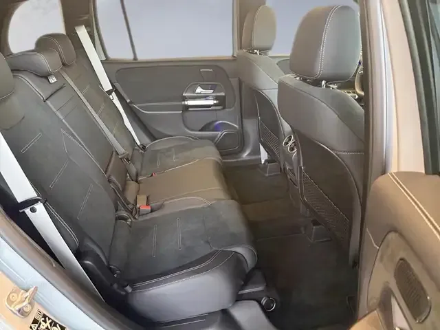 Mercedes-Benz GLB 220