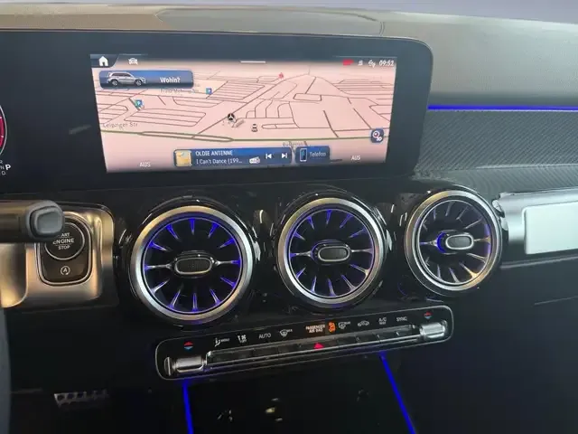 Mercedes-Benz GLB 220