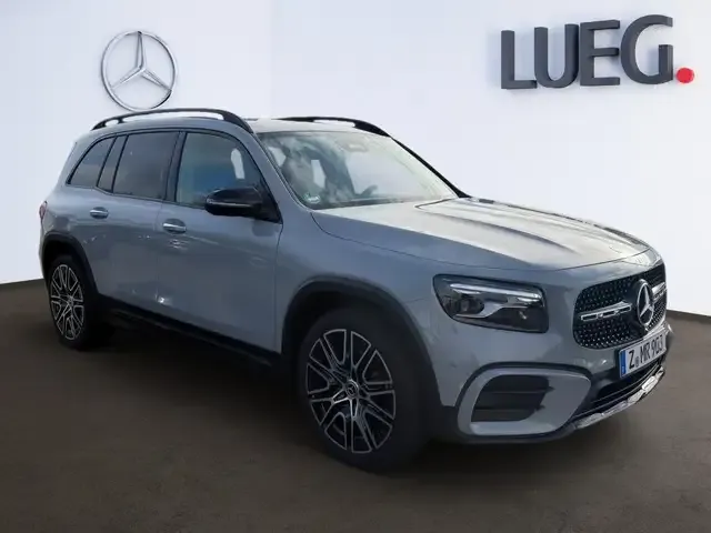 Mercedes-Benz GLB 220