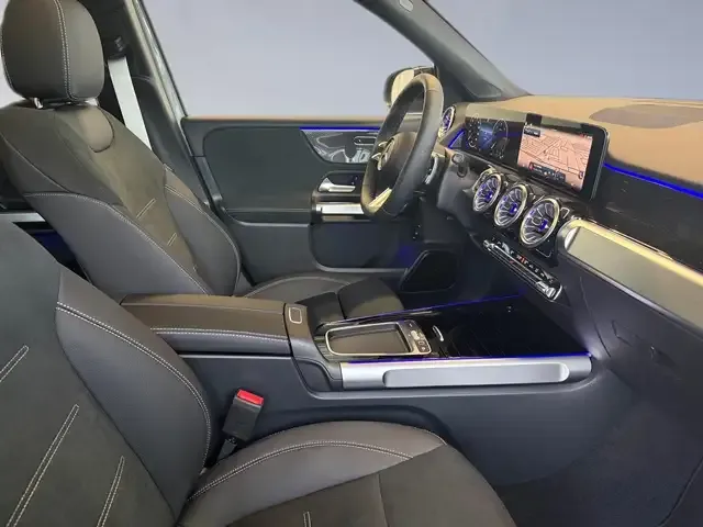 Mercedes-Benz GLB 220