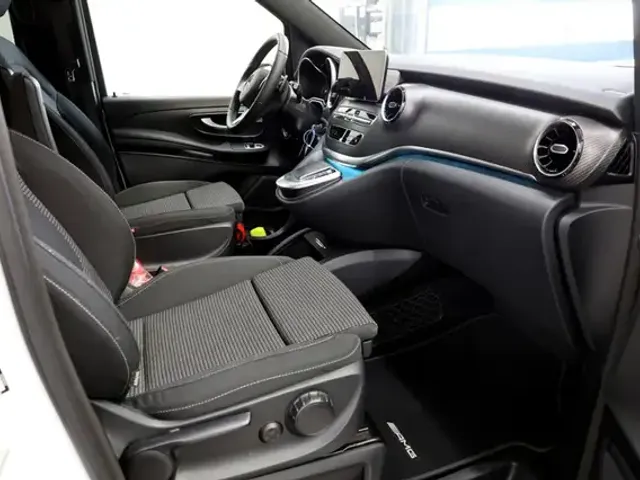 Mercedes-Benz V 220
