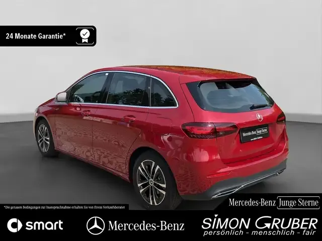 Mercedes-Benz B 180