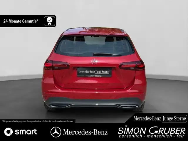Mercedes-Benz B 180