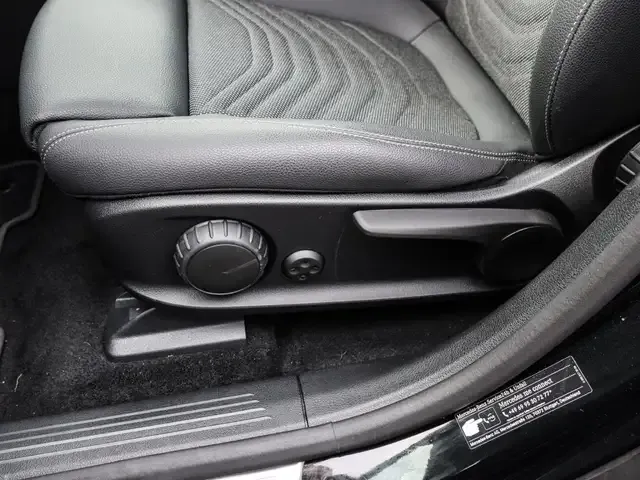 Mercedes-Benz EQB 300