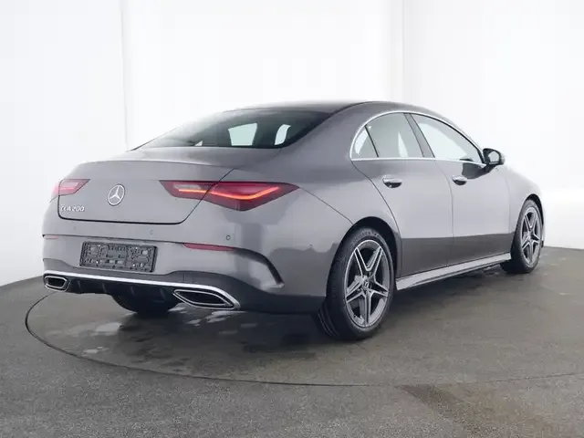 Mercedes-Benz CLA 200
