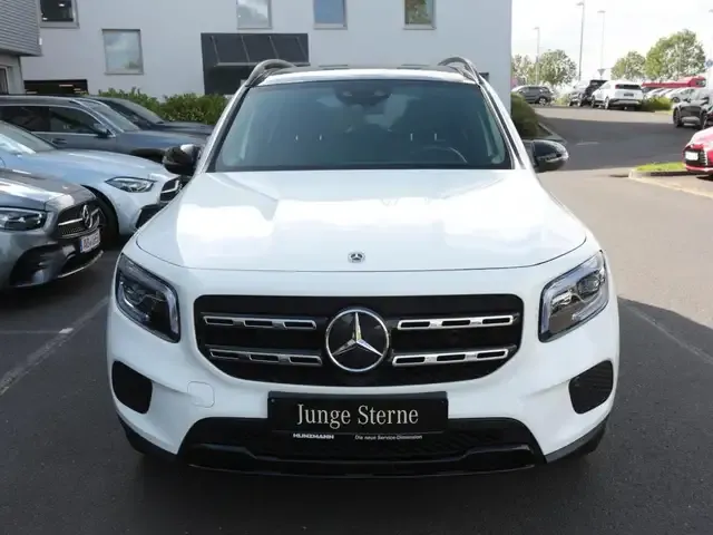 Mercedes-Benz GLB 220