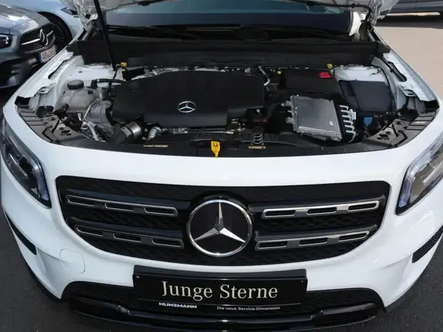 Mercedes-Benz GLB 220