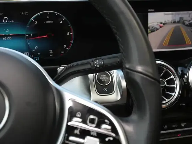 Mercedes-Benz GLB 220