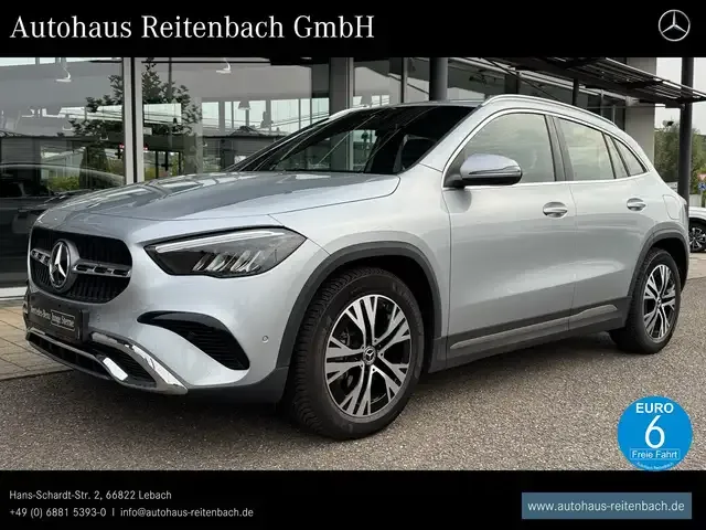 Mercedes-Benz GLA 220