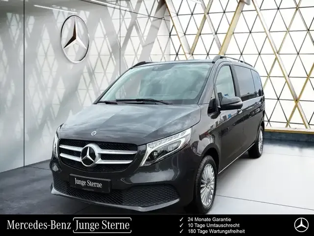 Mercedes-Benz V 220