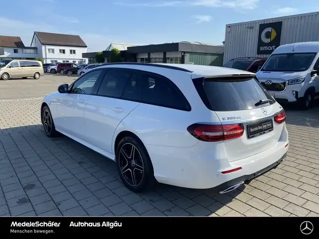 Mercedes-Benz E 300