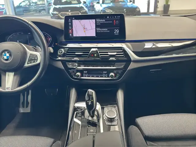 BMW 530