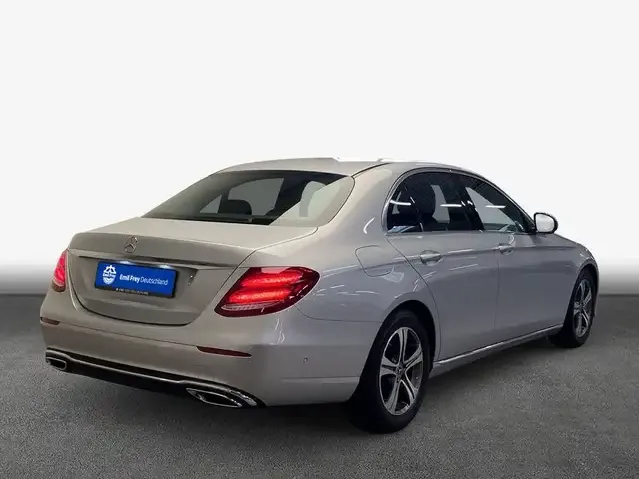 Mercedes-Benz E 200