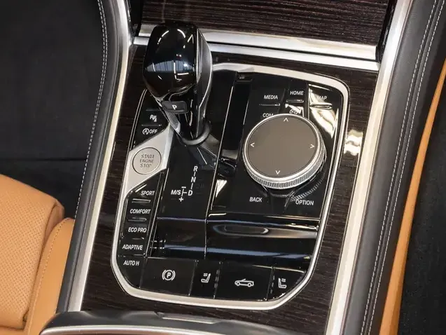 BMW 840