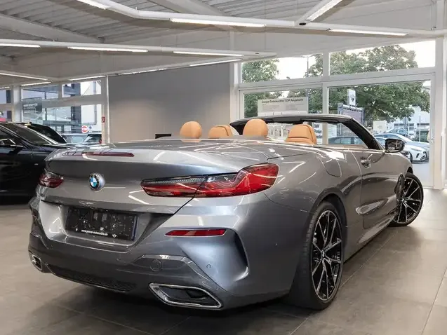 BMW 840