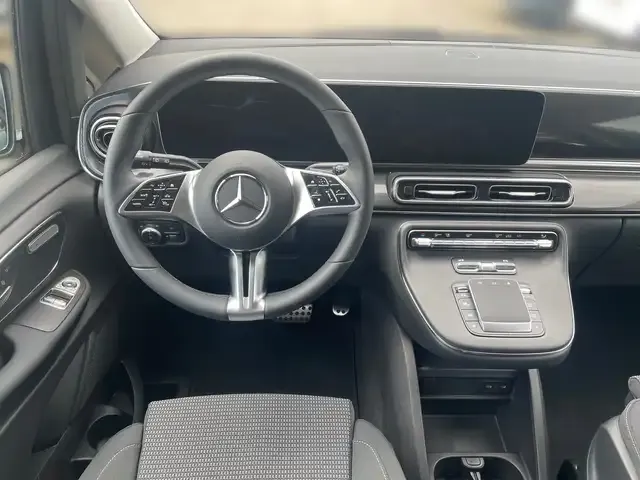 Mercedes-Benz V 220
