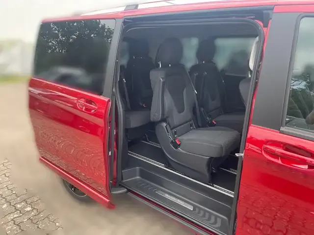 Mercedes-Benz V 220