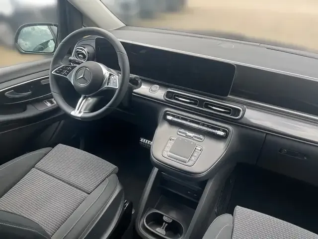 Mercedes-Benz V 220