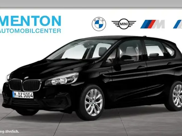 BMW 225