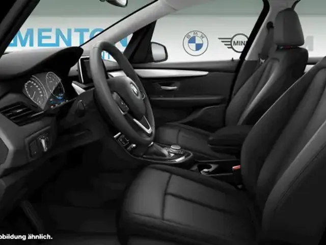 BMW 225
