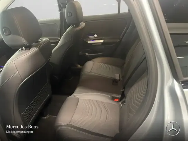 Mercedes-Benz GLA 220