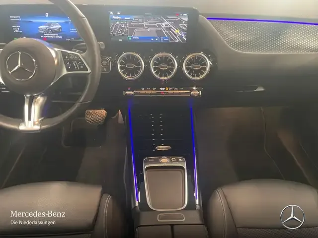 Mercedes-Benz GLA 220