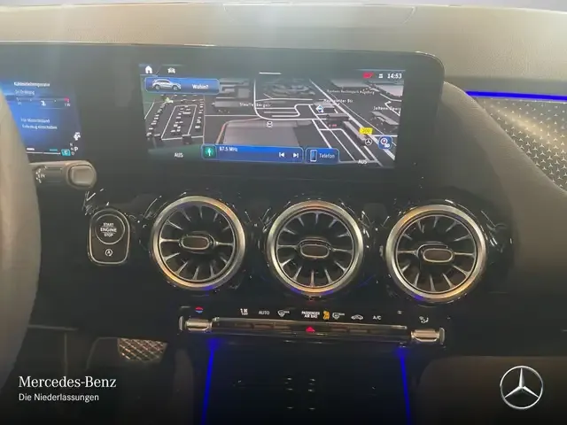 Mercedes-Benz GLA 220