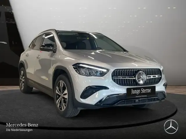 Mercedes-Benz GLA 220