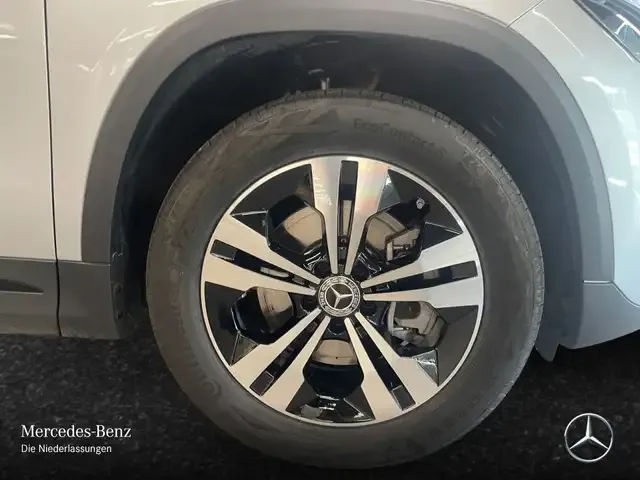 Mercedes-Benz GLA 220