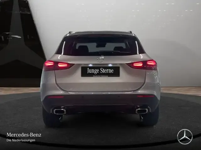 Mercedes-Benz GLA 220