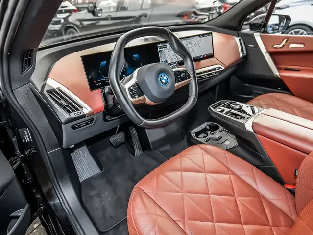 BMW iX