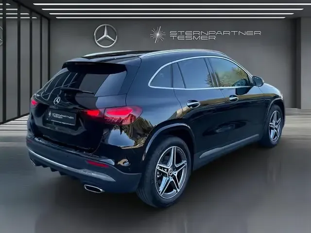 Mercedes-Benz GLA 200