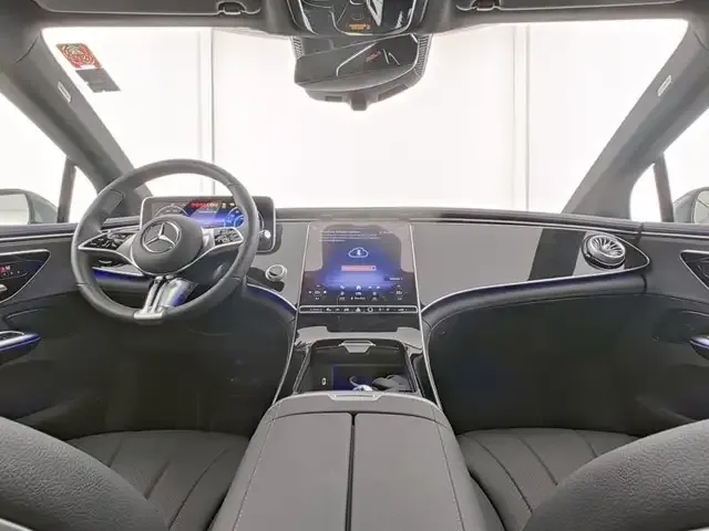 Mercedes-Benz EQE 300