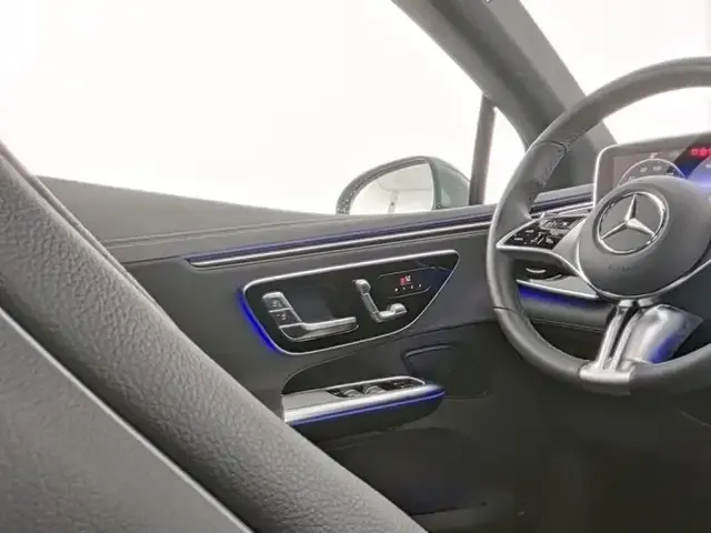 Mercedes-Benz EQE 300