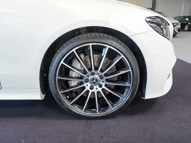 Mercedes-Benz E 400