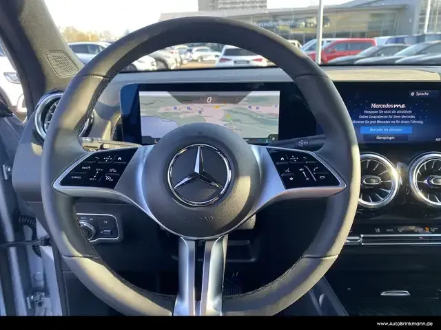 Mercedes-Benz GLB 200