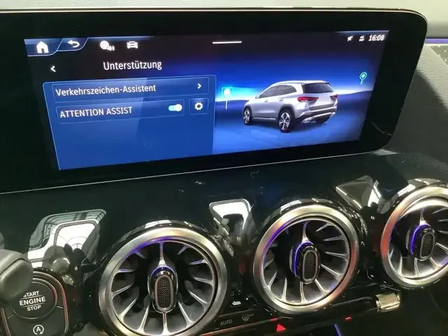 Mercedes-Benz GLA 200