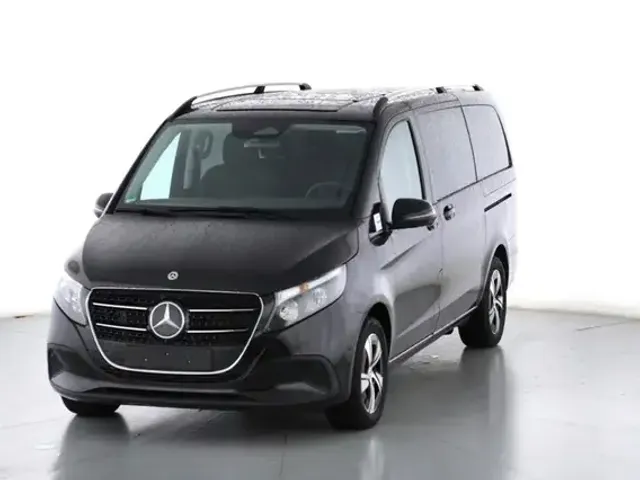 Mercedes-Benz V 220