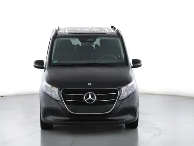 Mercedes-Benz V 220