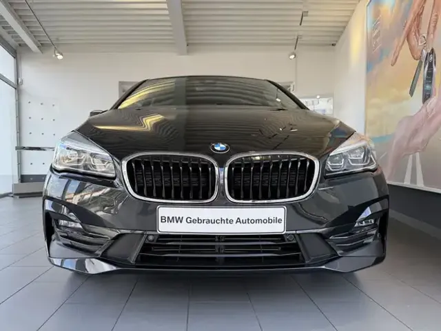 BMW 218