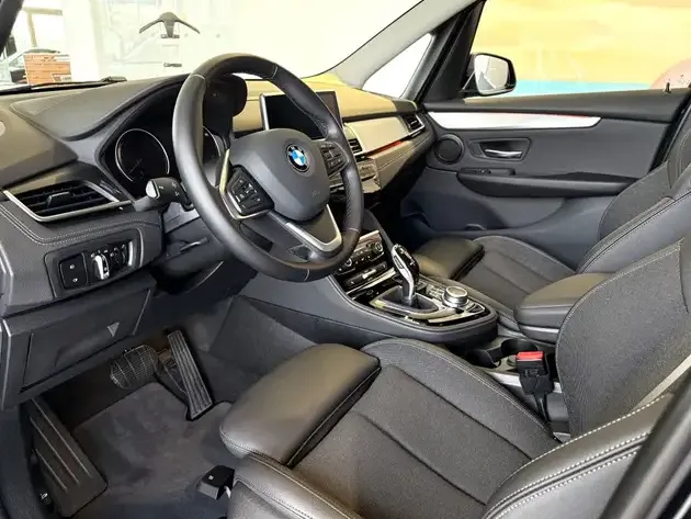 BMW 218