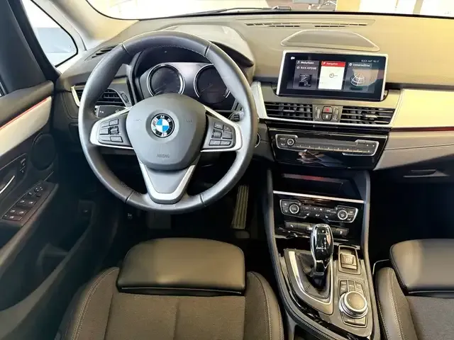 BMW 218