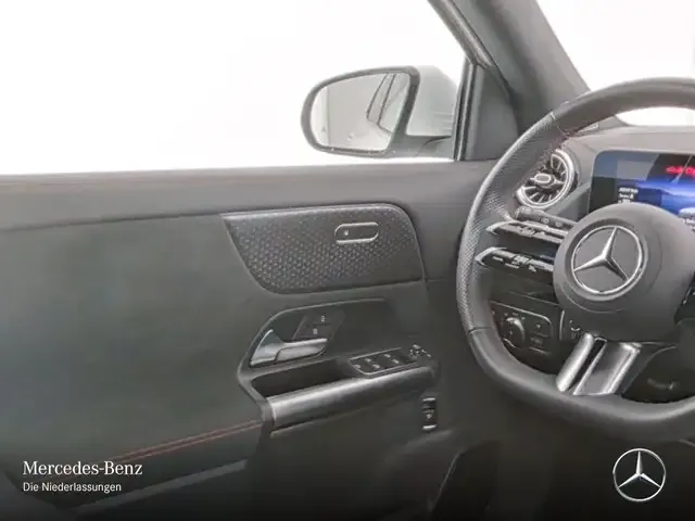 Mercedes-Benz EQA 300